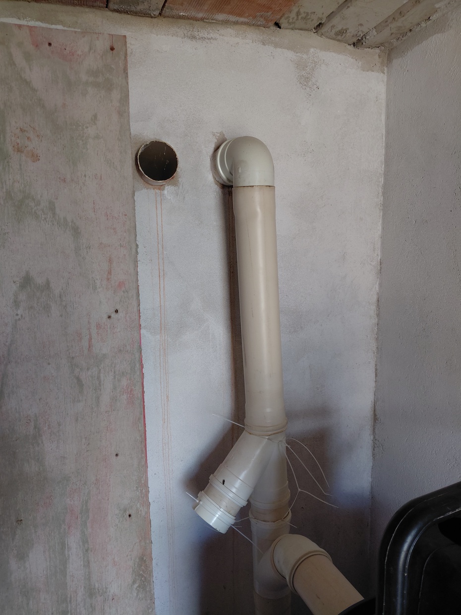 Conectar o reservatório ao sistema de captação de água pluvial da residência.