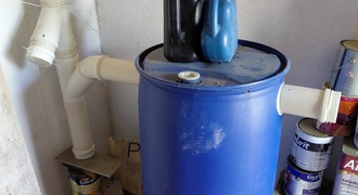 Coletor água da chuva e horta sustentável