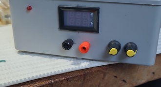 Fonte de Tensão : 0 - 18 V