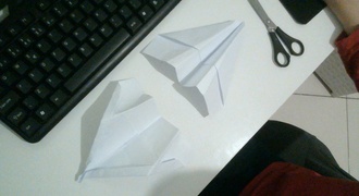 Como fazer dois Aviões de Papel em um Avião de Papel