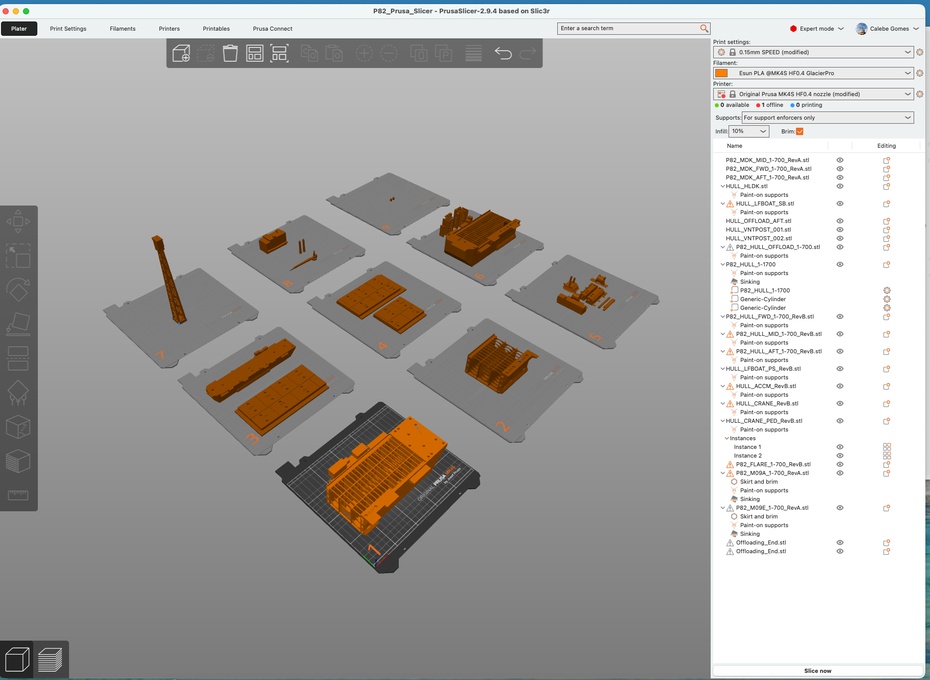 Usar o Slicer de preferencia
Aplicar escala de 142.86% em todos os eixos (X,Y e Z)  para imprimir na escala 1/700
Usar configurações de acordo com a impressora e marca de filamento escolhida
Imprimir as partes nas cores de preferencia