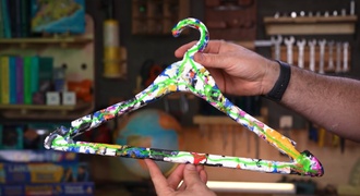 Cabide com PLA reciclado