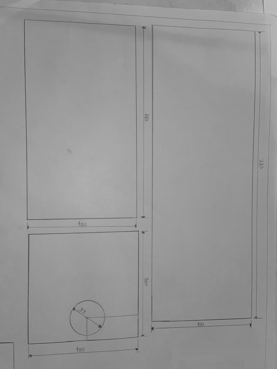 Após decidir qual seria o modelo que eu gostaria de fazer, eu fui para o desenho técnico. Minha luminária ficou com três partes, sendo base, lateral e cima, onde iria o furo pra lâmpada.