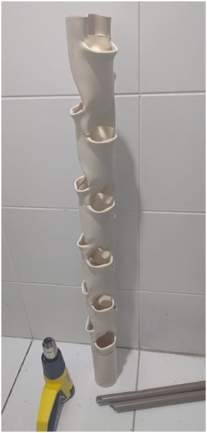 Mantenha o formato por alguns segundos e resfrie com pano úmido. Repita o processo em todos os furos.