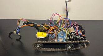 Veículo com braço robótico