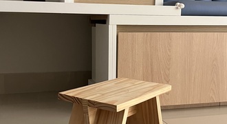 Banquinho de madeira