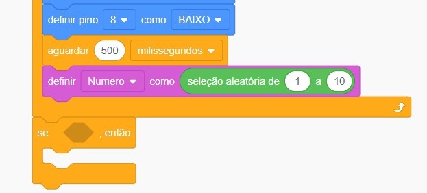 Na opção “Controlar” arraste o bloco “se < > então” e encaixe logo abaixo do bloco laranja que contém todo nosso código.